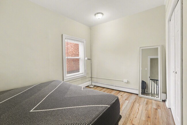 Building Photo - One bed, partially furnished, all utilities included