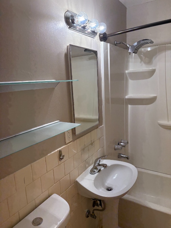 Building Photo - 971 S 7th St