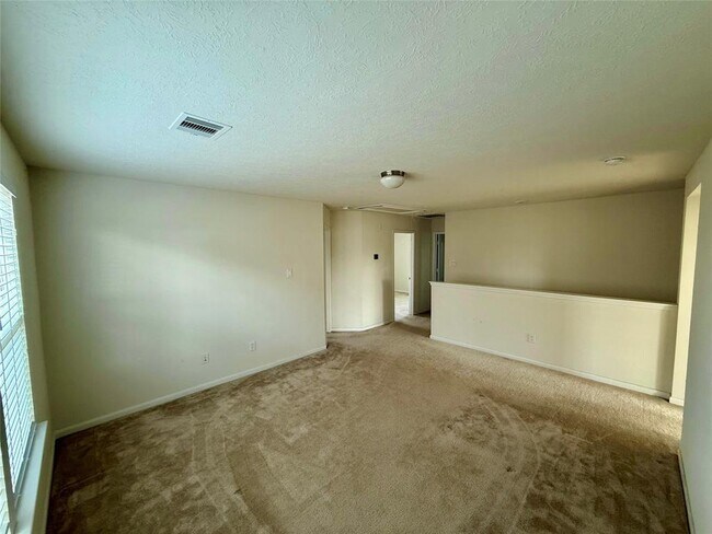 Building Photo - 11811 Main Oak St