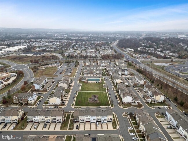 Building Photo - 507 Flameflower Terrace SE