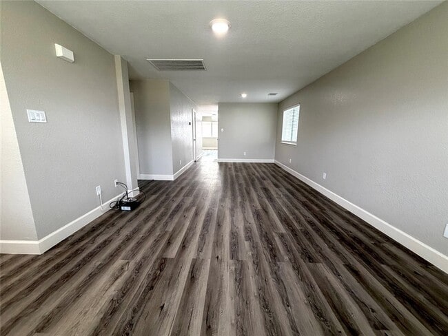 Building Photo - 10667 Cobblecreek Way