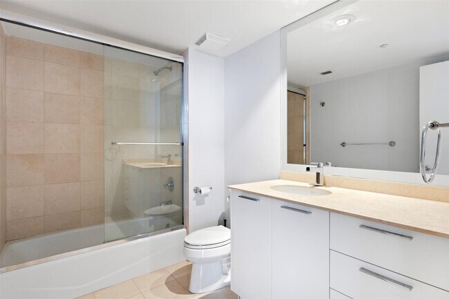 Building Photo - 18911 Collins Ave