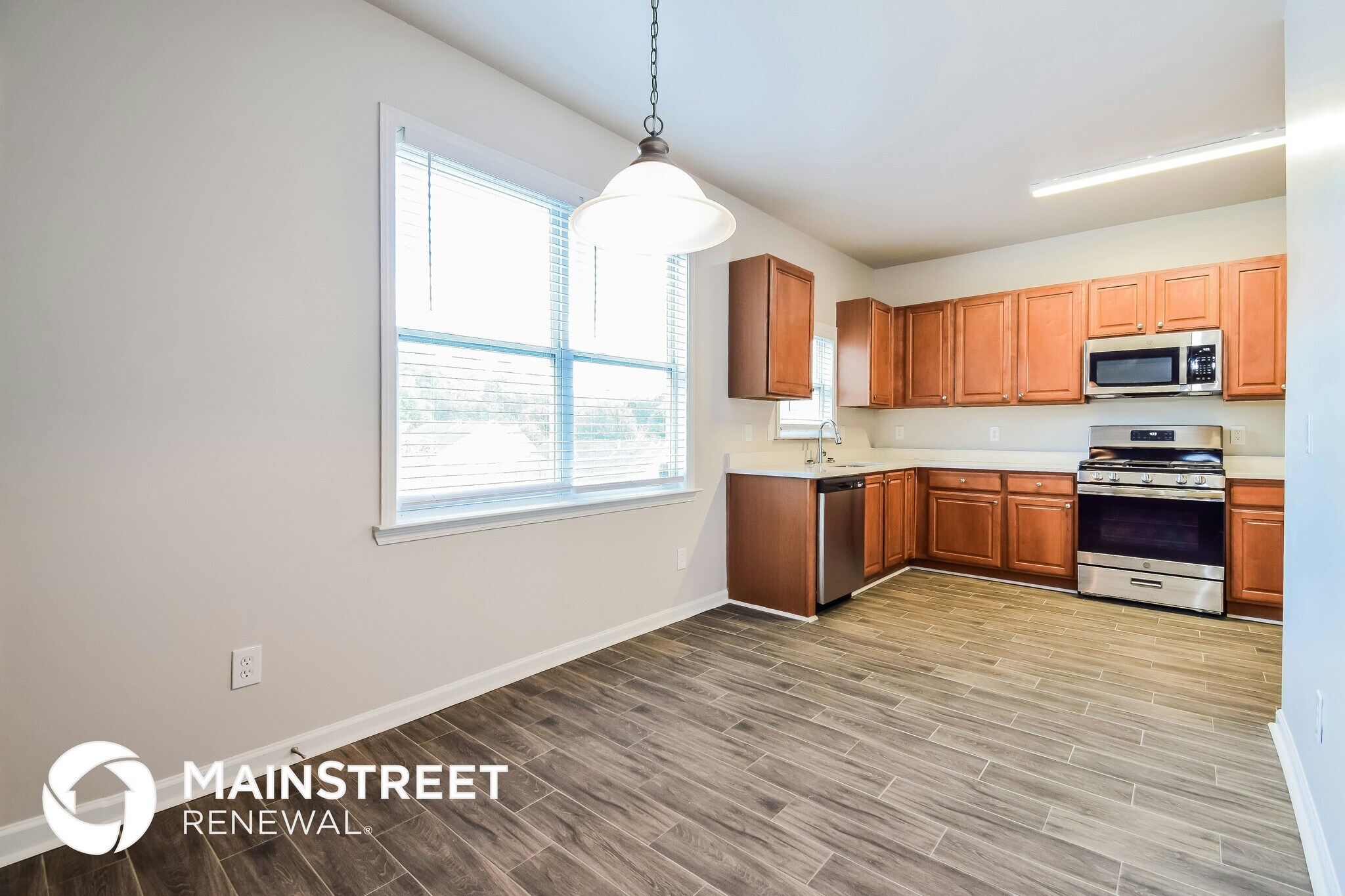 Building Photo - 8904 Crestview Cir