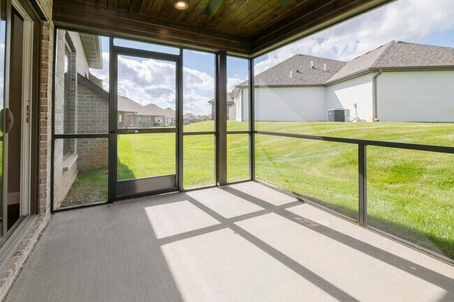 Building Photo - 2026 Wes Milligan Ln