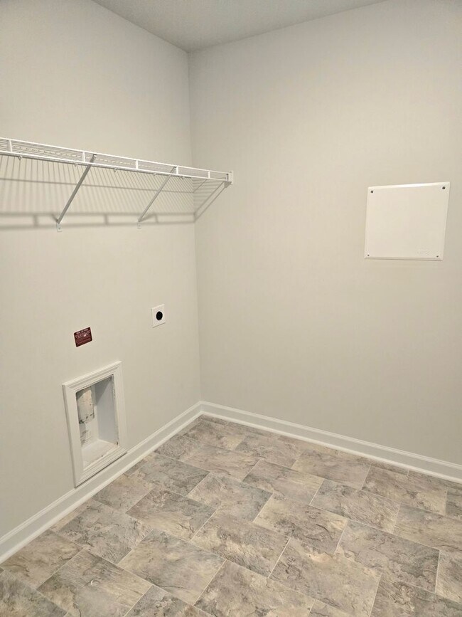 Building Photo - 4828 Southwind Rd