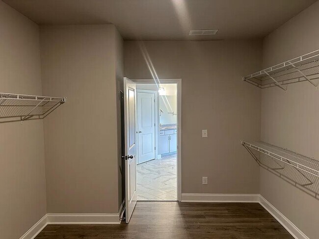 Building Photo - 1519 Windward Dr