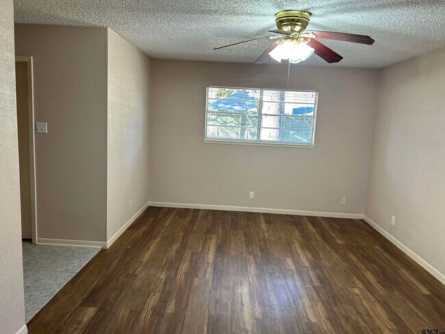 Building Photo - 4615 Edinburgh Dr