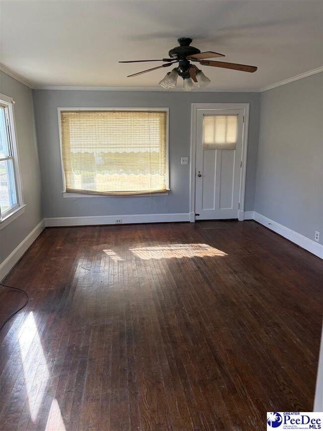 Building Photo - 426 Manor Cir