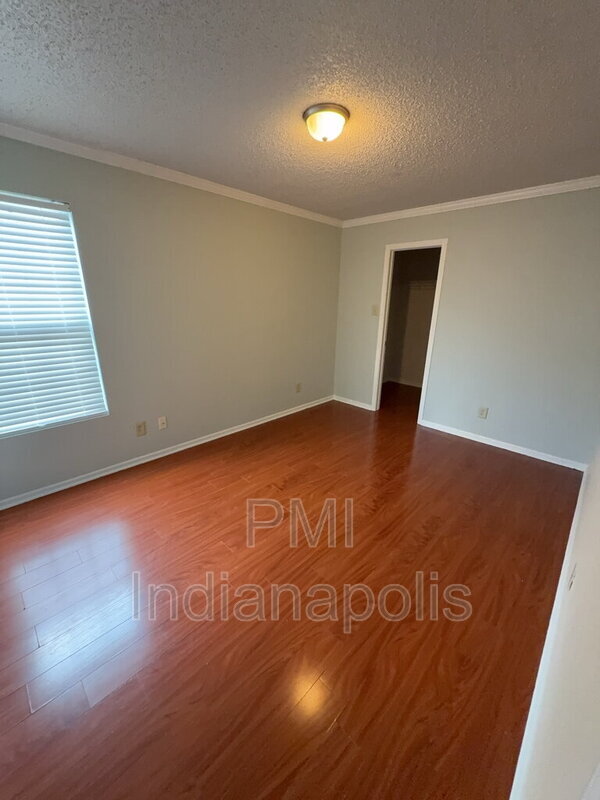 Building Photo - 12120 E 141st St