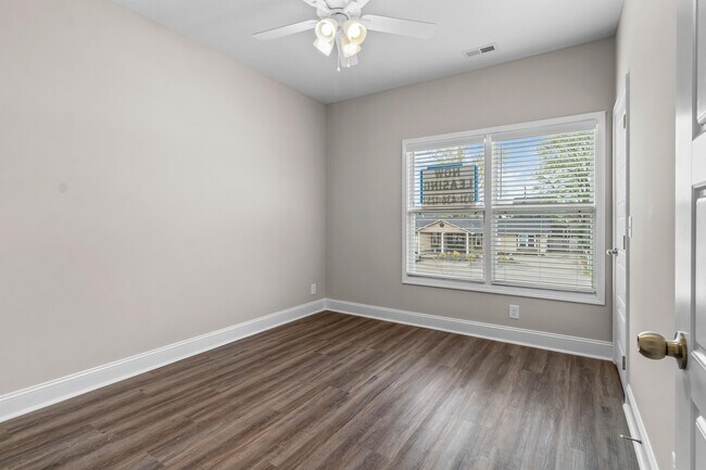 Building Photo - 202 Burch Rd