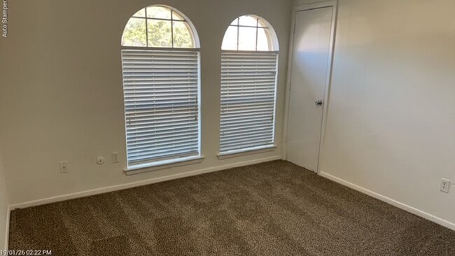 Building Photo - 905 Rose St