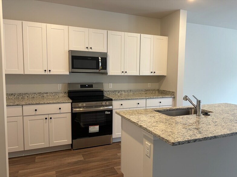 Building Photo - 7930 Triggerfish Wy