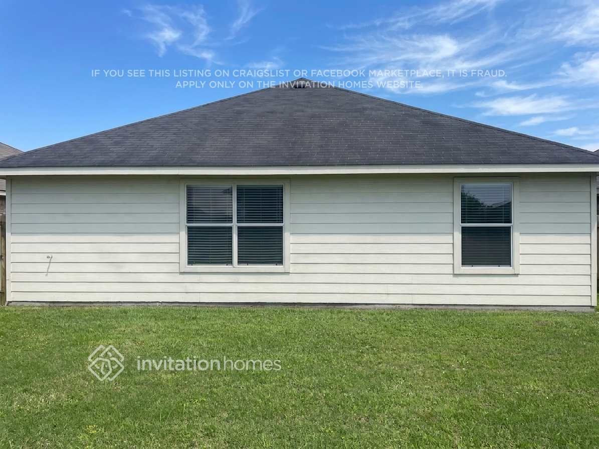 Building Photo - 8567 Chaletford Dr
