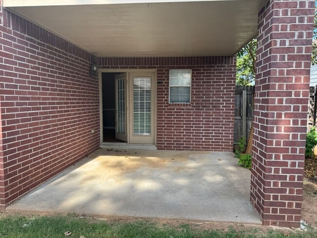 Building Photo - BIXBY - 4 Bedroom, 2.5 baths, 2 car garage...