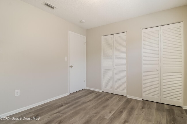 Building Photo - 1035 Country Club Blvd