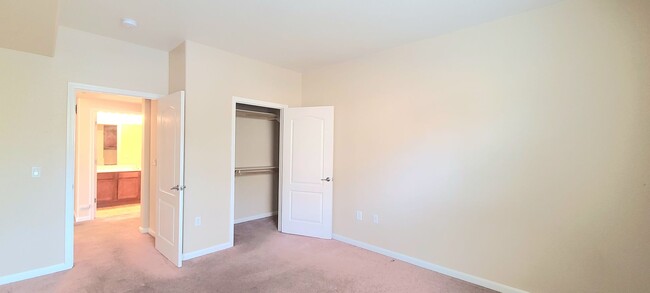 Building Photo - LUXURIOUS 1 STORY CONDO IN NATOMAS W/ ON-S...