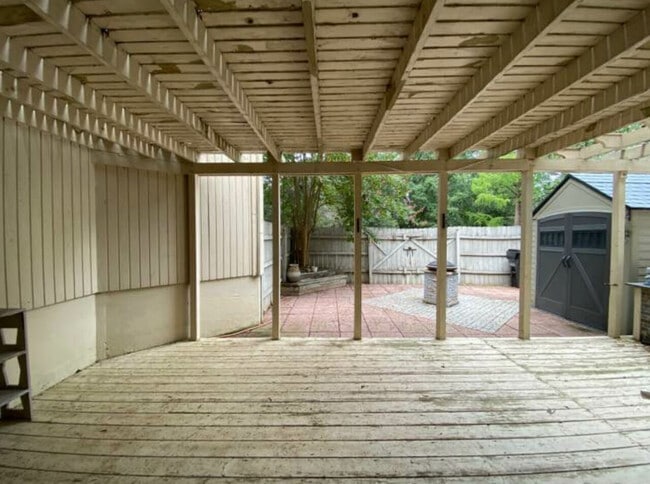 Building Photo - Rooms for rent in Apex