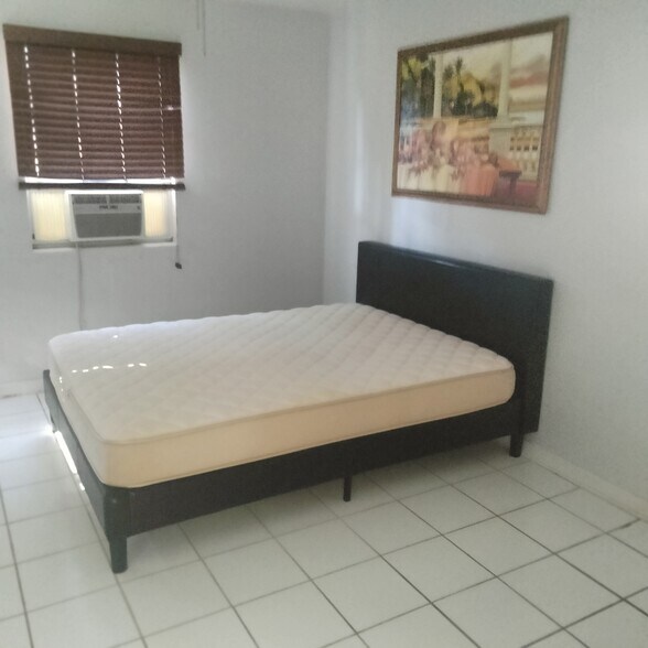 Building Photo - 6835 Blind Pass Rd