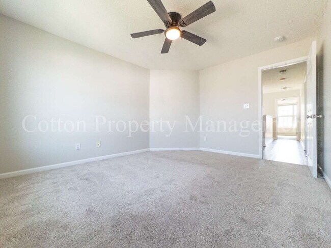 Building Photo - 448 Vallie Ln