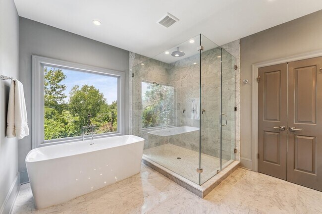 Building Photo - 7 Marilane St