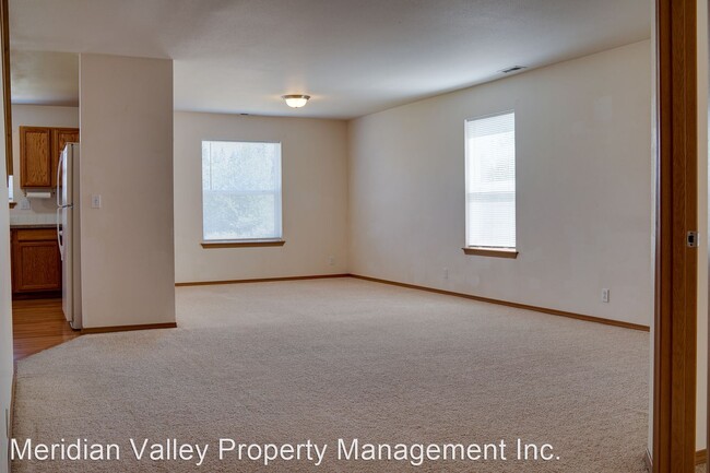 Building Photo - 4 br, 2.5 bath House - 7017 179th St Ct E