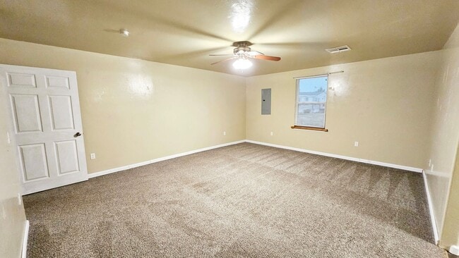 Building Photo - Rural Living- 4 bed/2.5 bath-Piedmont