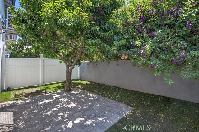 Building Photo - 14734 Gilmore St