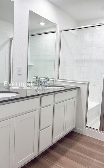 Building Photo - 6426 Red Willow Dr