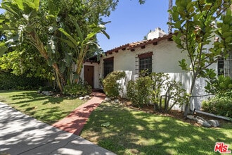 Building Photo - 3731 Griffith View Dr