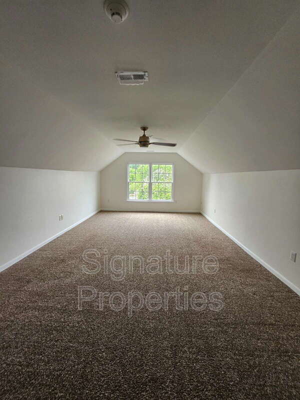 Building Photo - 5600 Barnsley Pl