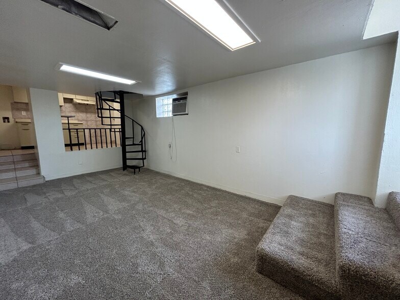 Building Photo - 3062 N 42nd Ave