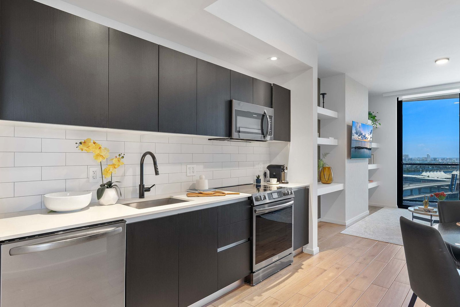 Building Photo - 398 NE 5th St