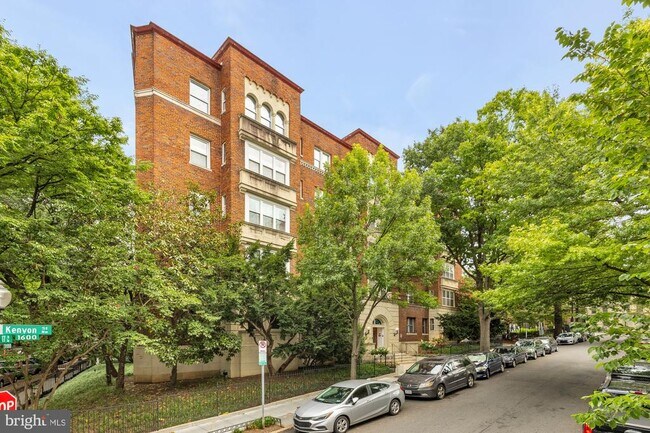 Building Photo - 1615 Kenyon St NW