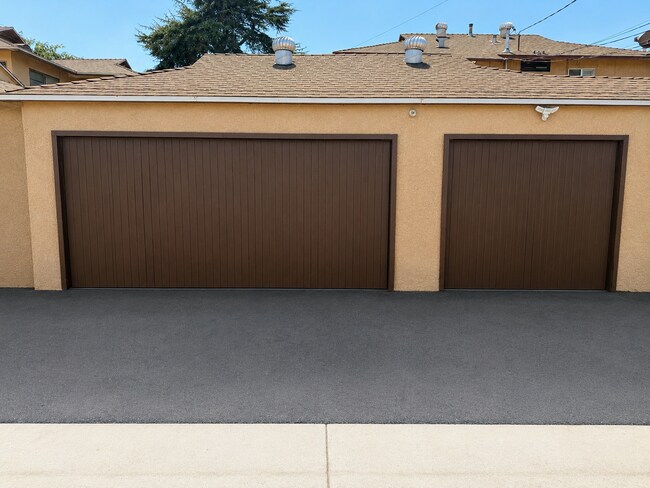 Building Photo - 795 W Pomona Blvd