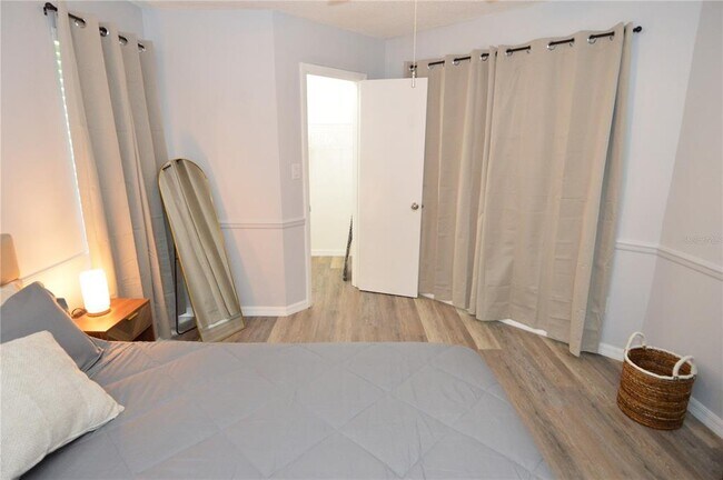 Building Photo - 8754 Mallard Reserve Dr