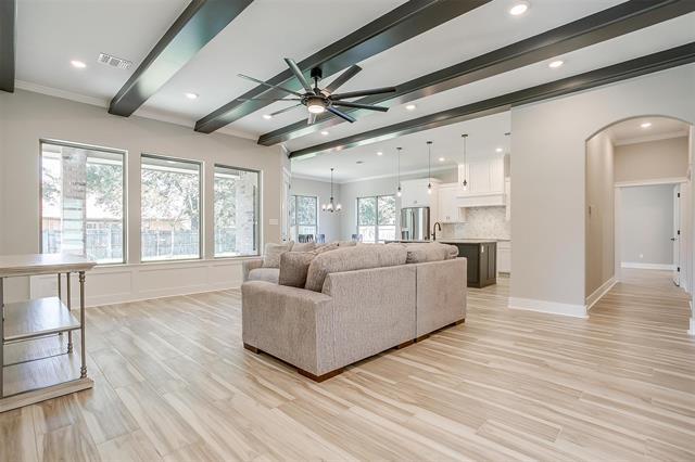 Building Photo - 908 Meadowlark Ln