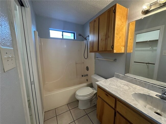 Building Photo - 2189 Spring Park Dr