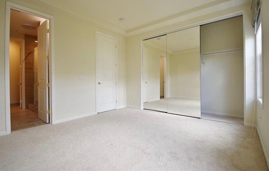 Building Photo - 3624 Whitworth Dr