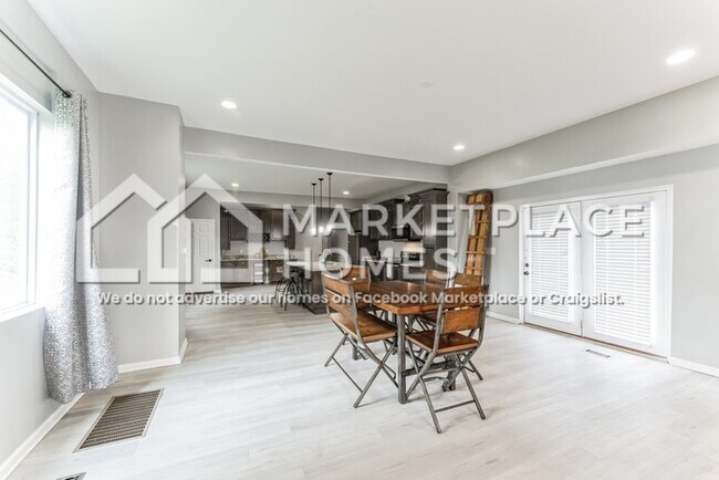 Building Photo - 1917 N College Ave