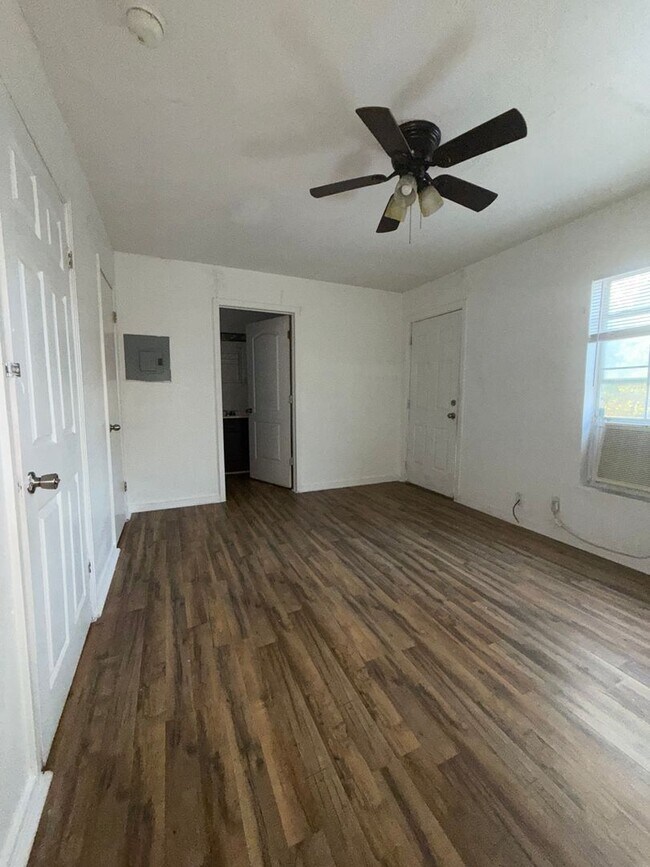 Building Photo - Passariello Management