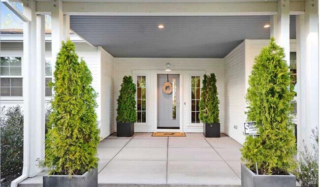 Building Photo - 230 Newcomb St