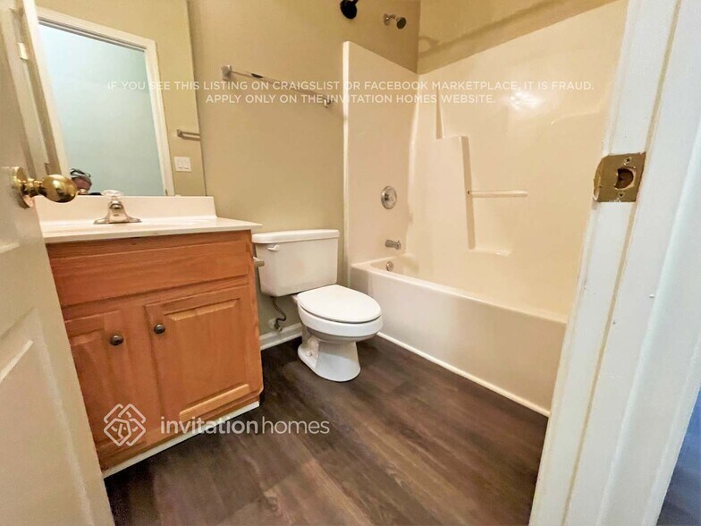 Building Photo - 15506 Carrington Ridge Dr