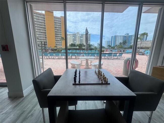 Building Photo - 405 N Ocean Blvd