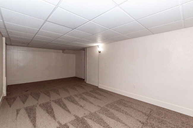 Building Photo - 6674 Braun Ct