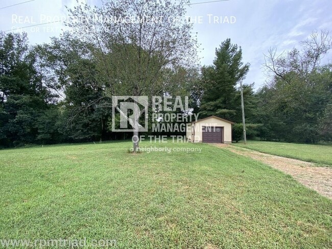 Building Photo - 2BR/1BA in Hamptonville on about 2 acres