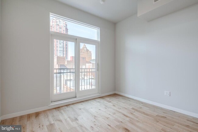 Building Photo - 412-26 S 13th St