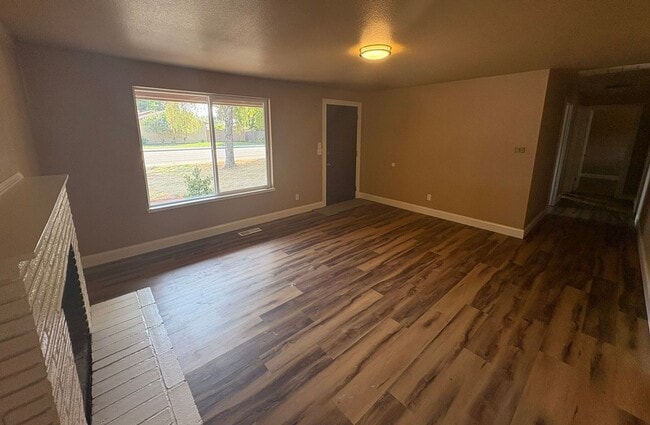 Building Photo - Recently reduced 3 Bedroom/2 Bath single story home