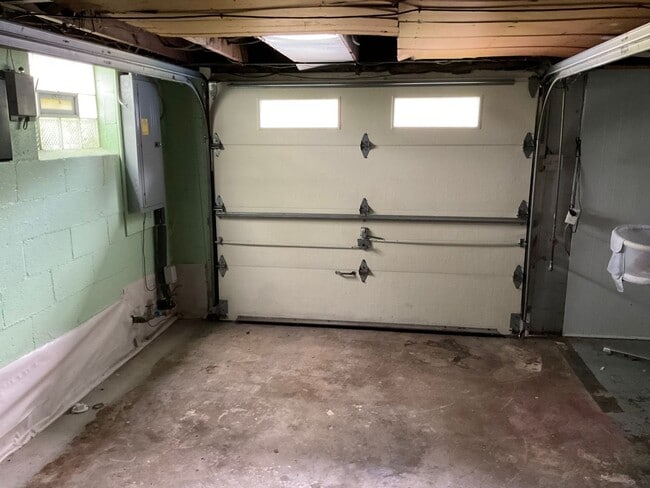Building Photo - 3 Bedroom - Peaceful Living Just Minutes f...