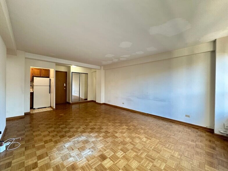 Building Photo - 4180 N Marine Dr