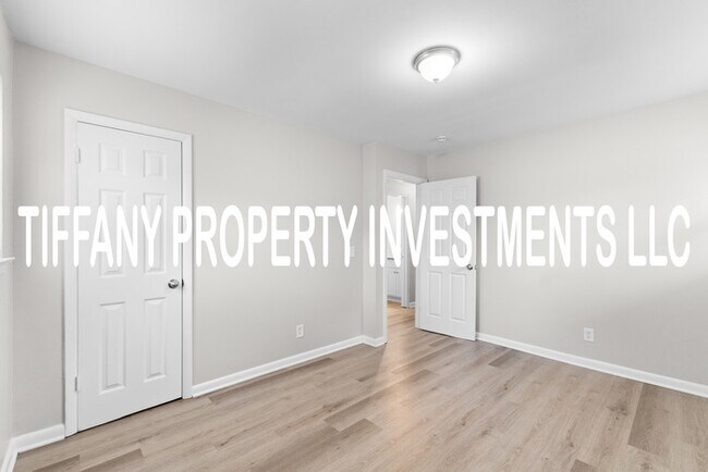 Building Photo - 317 Amon Ln